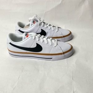 Nike Court Legacy Sneakers
